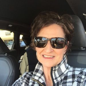 Meet your Posher, Sandra